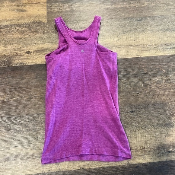 Lululemon Seamlessly Covered tank‎ womens size 6 bright purple running workout - Picture 1 of 4